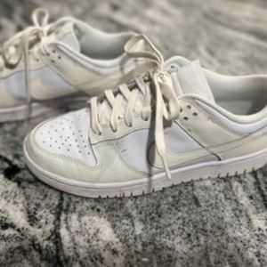 Nike Dunk Low, women’s size 9
